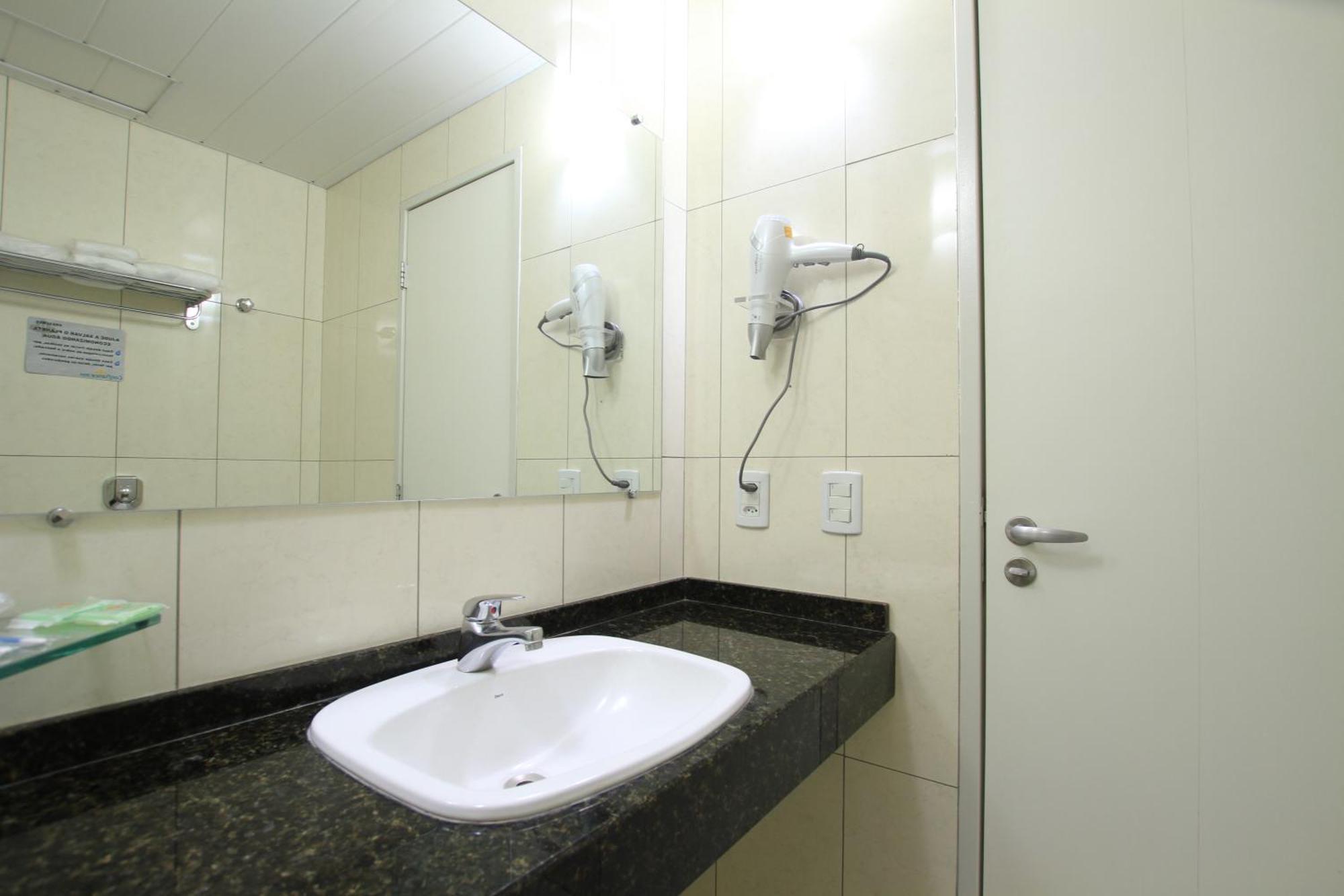 Hotel Confiance Prime Batel Curitiba Quarto foto